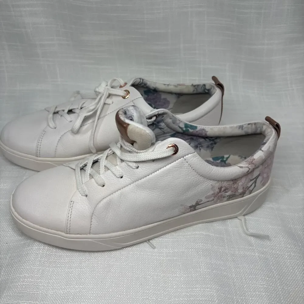 COUGAR BLOOM Leather Tennis Shoe Sneakers Sz 10 Floral Cherry Blossoms White